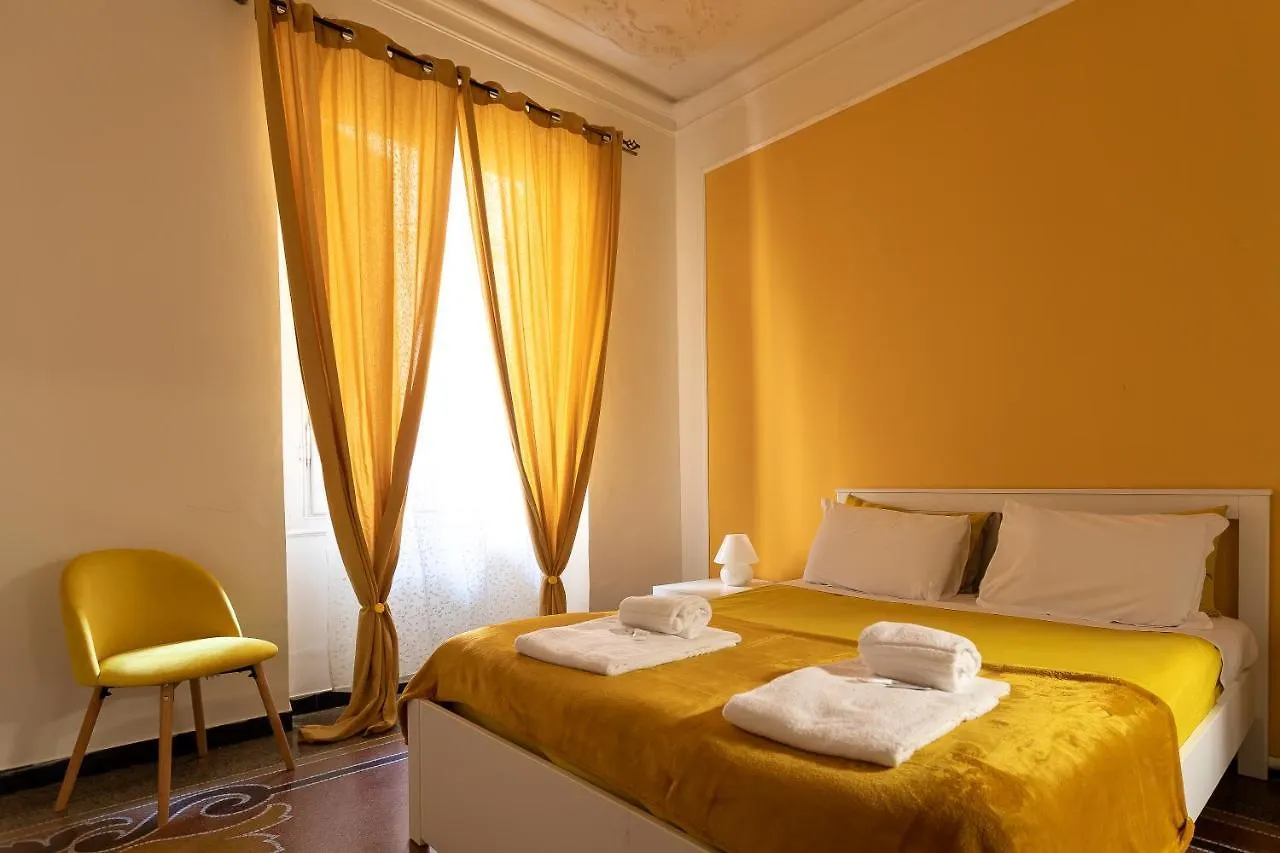ג'נובה Granello Suite Central 3*,  איטליה